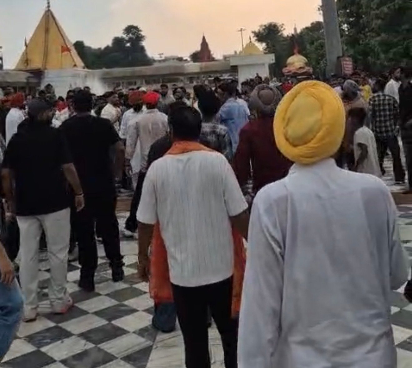 मेयर विनीत धीर की शुक्राना यात्रा में चले ईंट पत्थर,कुछ लोग थे इंचार्ज बनने से नाराज़