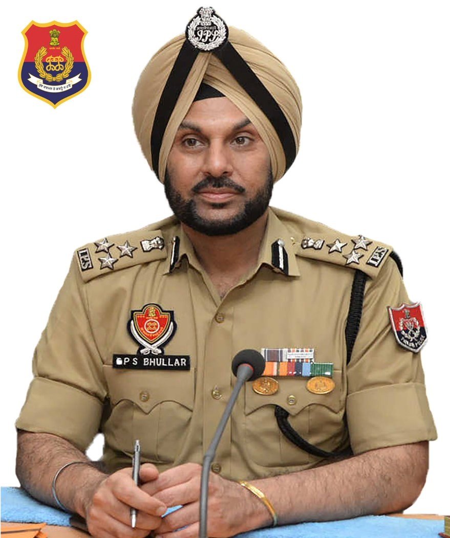पुलिस कमिश्नर गुरप्रीत भुल्लर को हटाया