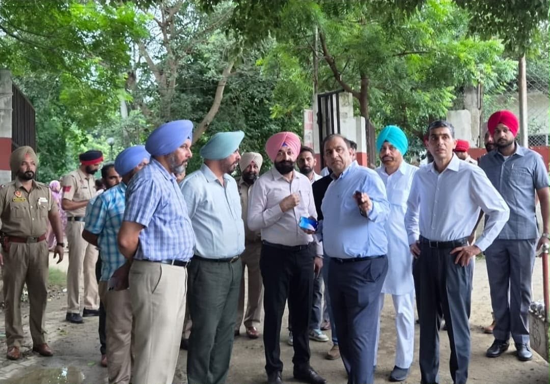 नितिन कोहली ने पुलिस लाइन में 95 लाख रुपये के सड़क निर्माण कार्य का उद्घाटन किया
