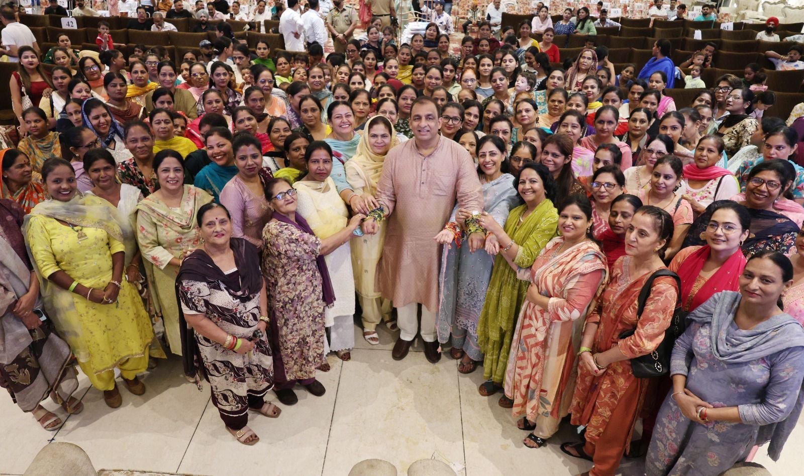 जालंधर सेंट्रल में हजारों महिलाओं ने नितिन कोहली को बांधी राखी; कोहली ने उनके विश्वास का सम्मान करने का संकल्प लिया