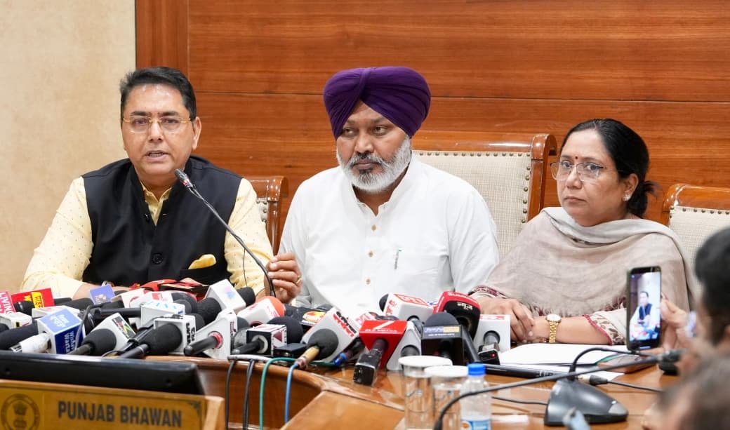 पंजाब सरकार किसी भी समय केंद्रीय सरकारी कर्मचारियों के बराबर वेतन और डी.ए. देने के लिए तैयार: हरपाल सिंह चीमा
