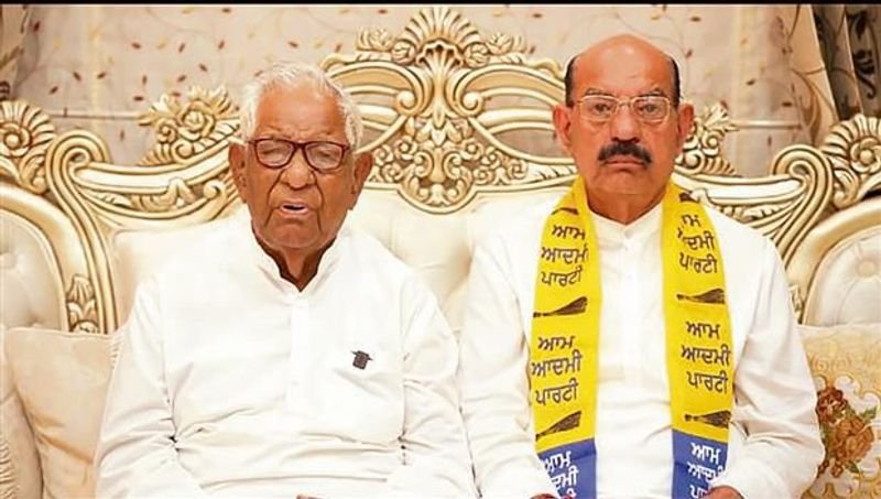 कैबिनेट मंत्री महेंद्र भगत पिता चुन्नी लाल का देहांत,आधे दिन की छुट्टी का ऐलान