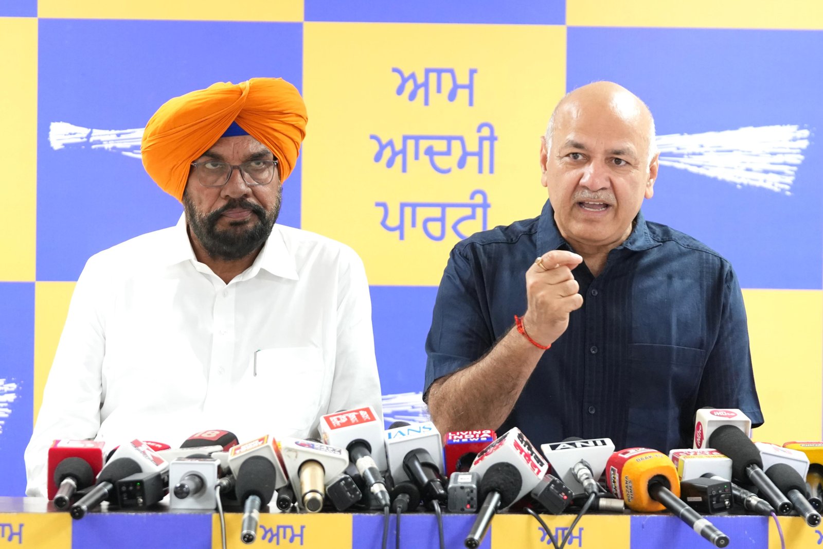 प्रचार में फेल होने के बाद, भाजपा (तानाशाह मोदी) ईडी रेड के ज़रिए पंजाब पर कब्ज़ा करना चाहती है: मनीष सिसोदिया