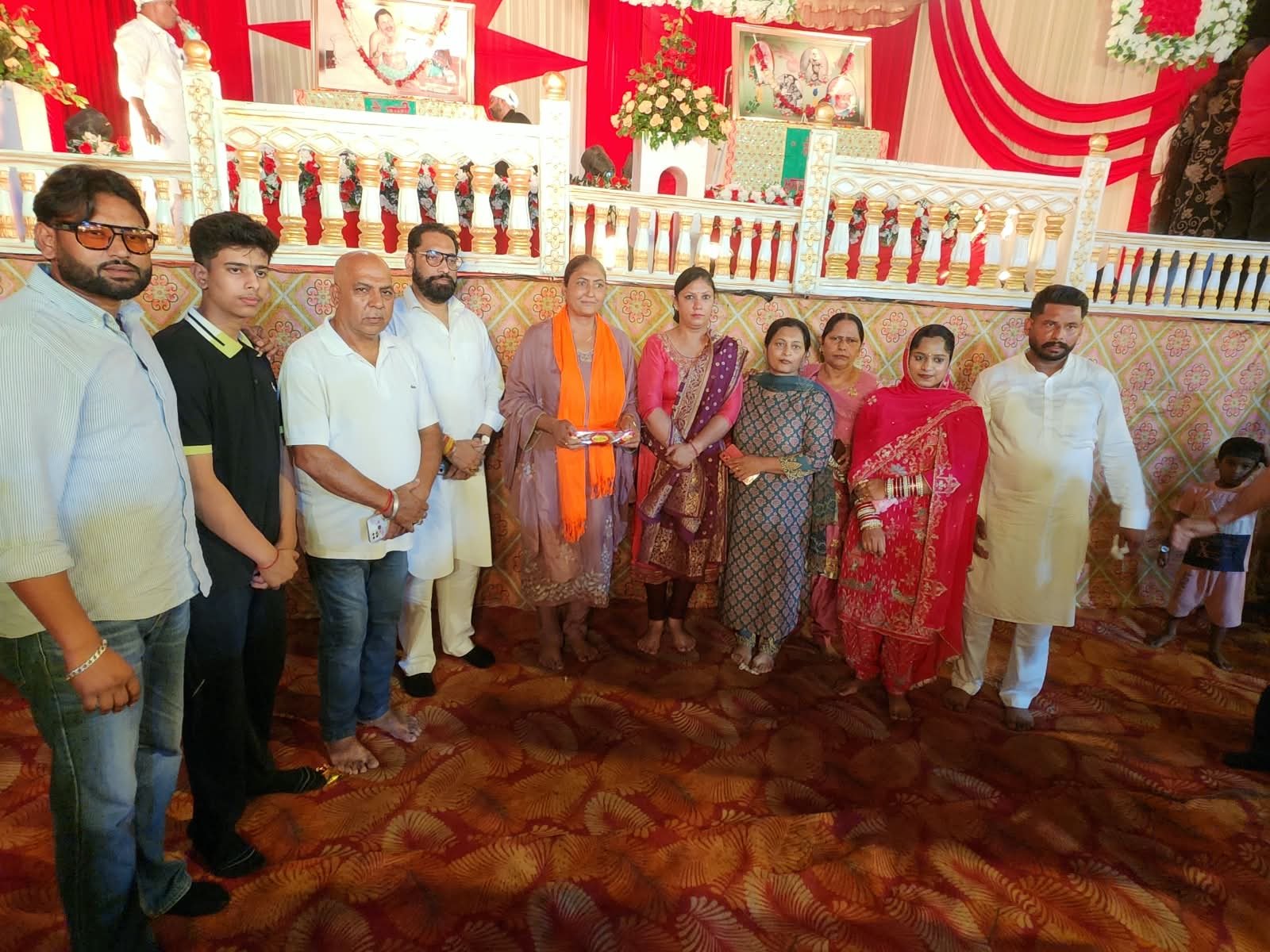 कैंट हलके के लाल कुर्ती बाजार में साईं लाडी शाह सेवा कमेटी की ओर से श्रद्धा एवं भक्ति भाव से करवाया जागरण