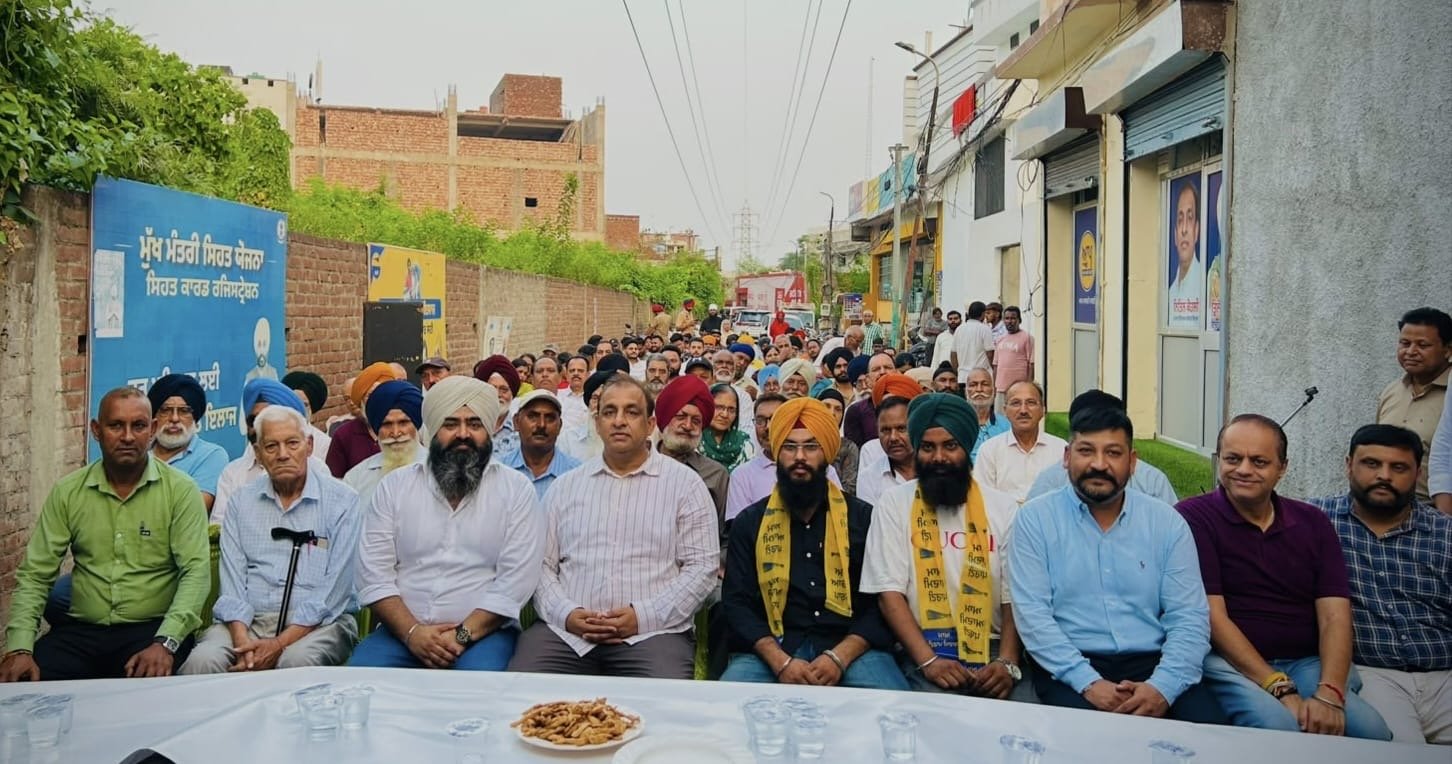नितिन कोहली ने जालंधर सेंट्रल में यूथ अकाली दल के नेताओं का आप में किया स्वागत
