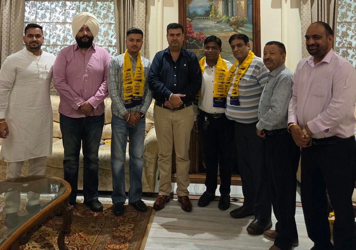 रणतेज सिंह पोवार की अगुवाई में AAP का बढ़ा कुनबा, मेयर विनीत धीर की मौजूदगी में कई साथी पार्टी में शामिल
