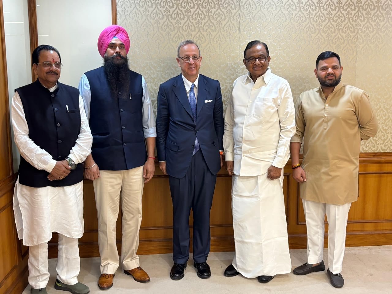 भारत-इटली संबंधों को और मजबूत करने के उद्देश्य से नई दिल्ली में आयोजित संसदीय समूह की बैठक में सांसद मलविंदर सिंह कंग ने लिया हिस्सा