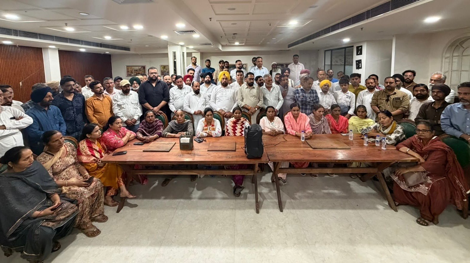 जालंधर कैंट हुआ ख़ाली-राजविंदर थियाडा को हल्का इंचार्ज हटाते ही कई नेताओं ने दे दिया पार्टी से इस्तीफ़ा
