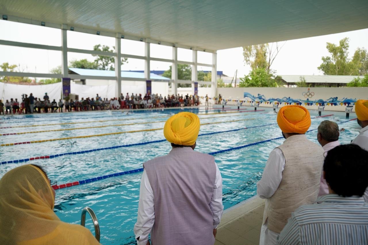 मुख्यमंत्री भगवंत सिंह मान ने संगरूर में ओलंपिक स्तर के स्विमिंग पूल का उद्घाटन किया