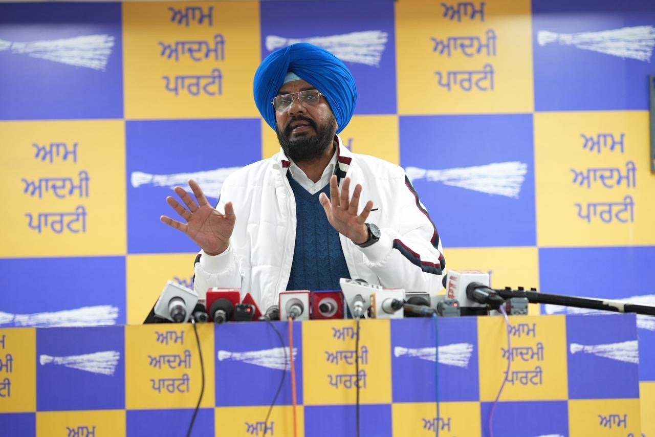 भाजपा ने सिख मर्यादाओं का किया अपमान, गुरु साहिब और साहिबजादों के ‘कार्टून’ बनाकर पंजाबियों की भावनाओं को पहुँचाई ठेस-कुलदीप धालीवाल