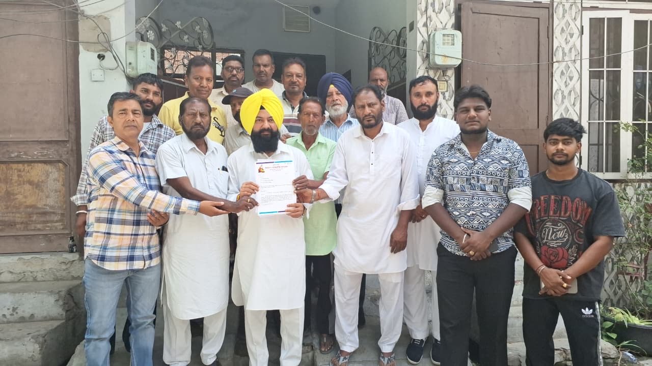 पंजाब राज्य अनुसूचित जाति आयोग के चेयरमैन जसबीर सिंह गढ़ी ने गांवों का किया दौरा; लोगों की समस्याएं सुनी