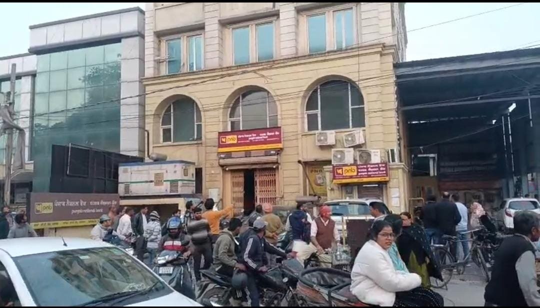 जालंधर दर्दनाक हादसा-तीसरी मंजिल पर पेंट करते समय गिरे दो लोग-दोनों की मौत