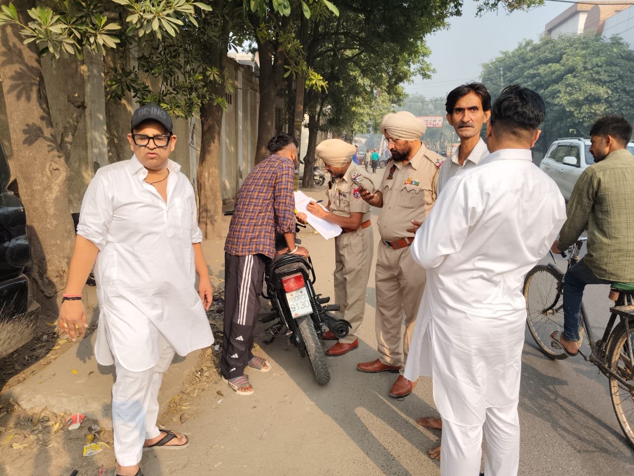 बाइक सवार से लूट करने वालो की सीसीटीवी फुटेज आई सामने