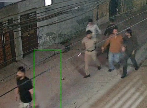 नक़ली पुलिस का कारनामा देख उड़े पुलिस के होश