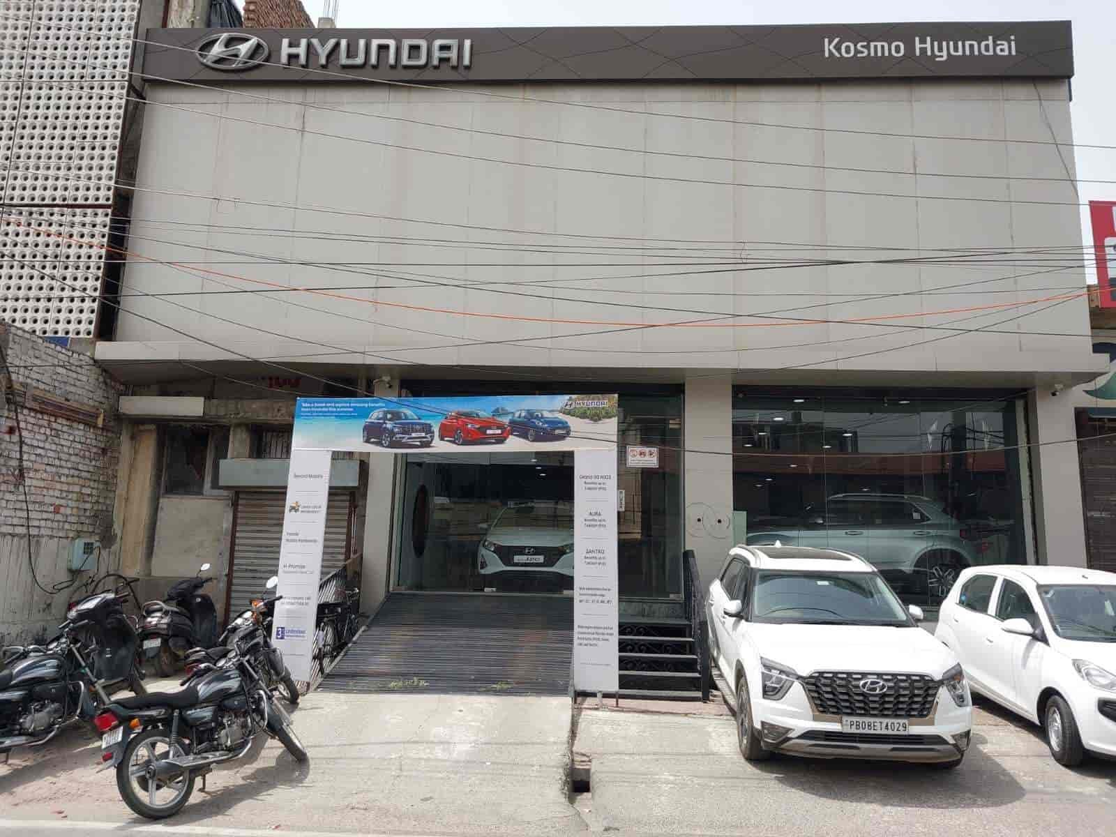 KOSMO HYUNDAI  कंपनी से कार ख़रीदने से पहले पढ़ें ये खबर, पुरानी गाड़ी नई बता कर बेची,ग्राहक ने किया हंगामा तो दी नई कार