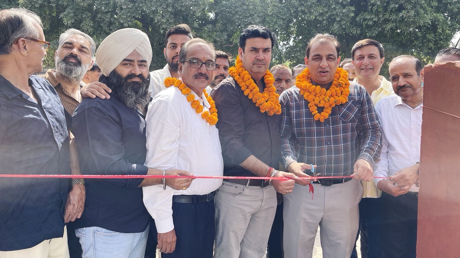 नितिन कोहली ने करवाया शहर की प्रमुख सड़कों को नया बनाने का निर्माण शुरू ,लोगों को मिलेगी राहत