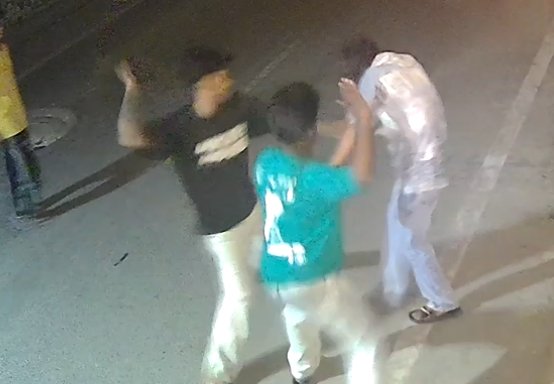 बस्ती शेख में युवक के कत्ल की CCTV आई सामने,लाश भी ले गए साथ,फिर घर जाकर बोले बेटा मार दिया
