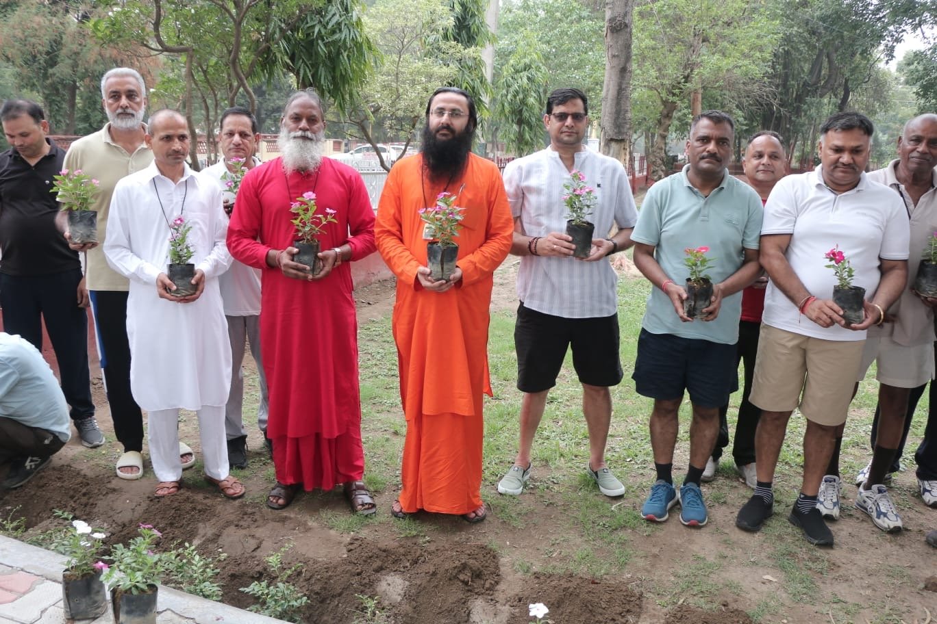 पौधारोपण और पर्यावरण संरक्षण केवल एक व्यक्ति की ही नहीं, हमारी सभी की जिम्मेदारी है