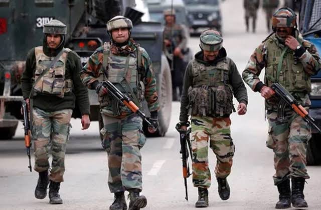 भारत-पाकिस्तान जंग से पहले शाम 7 बजे इन शहरों में होगा ब्लैक आउट,पढ़ें पूरी लिस्ट