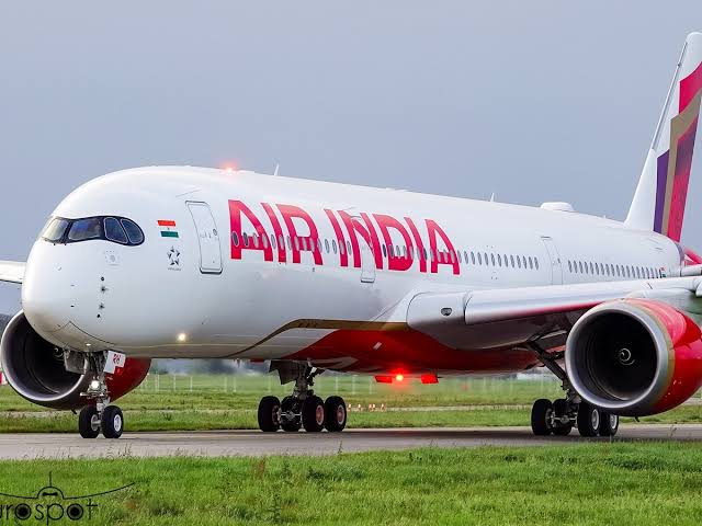 दिल्ली से उड़ी AIR इंडिया की फ्लाइट पर मिसाइल्स से हमला