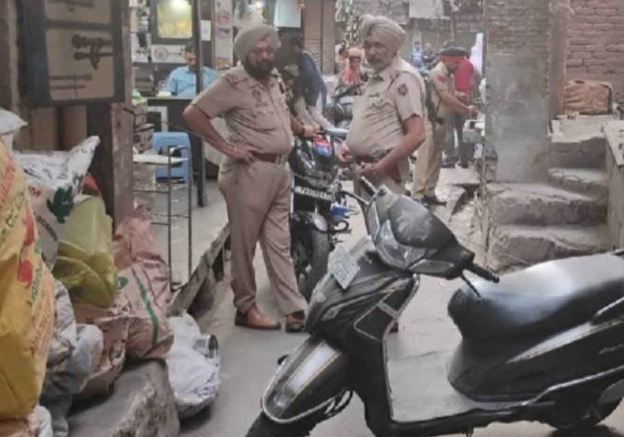 दरबार साहिब में सेवा करके लौटे युवक की गोलियाँ मारकर हत्या
