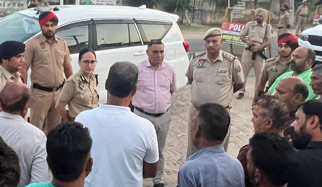 भारी पुलिस फोर्स के साथ पुलिस कमिश्नर धनप्रीत कौर पहुँची इस जगह