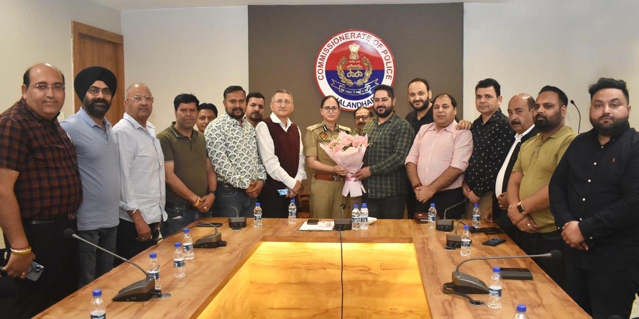 इलेक्ट्रॉनिक मीडिया एसोसिएशन ने प्रधान संदीप साही की अगुवाई में CP धनप्रीत कौर के साथ की मुलाकात, इन मुद्दों पर की चर्चा