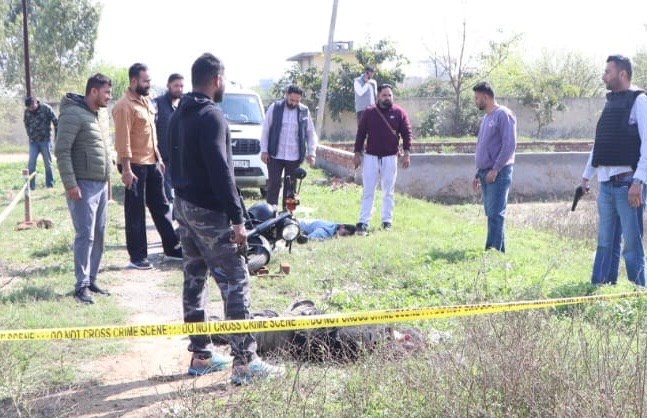 सब-इंस्पेक्टर के हत्यारों ने जालंधर पुलिस पर चलाई गोली, 2 गिरफ्तार