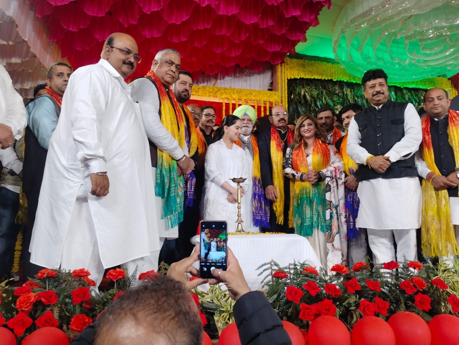 मोहिंदर भगत ने ज्योति प्रज्ज्वलित कर श्रीमद्भागवत कथा के पांचवें दिन का शुभारंभ किया