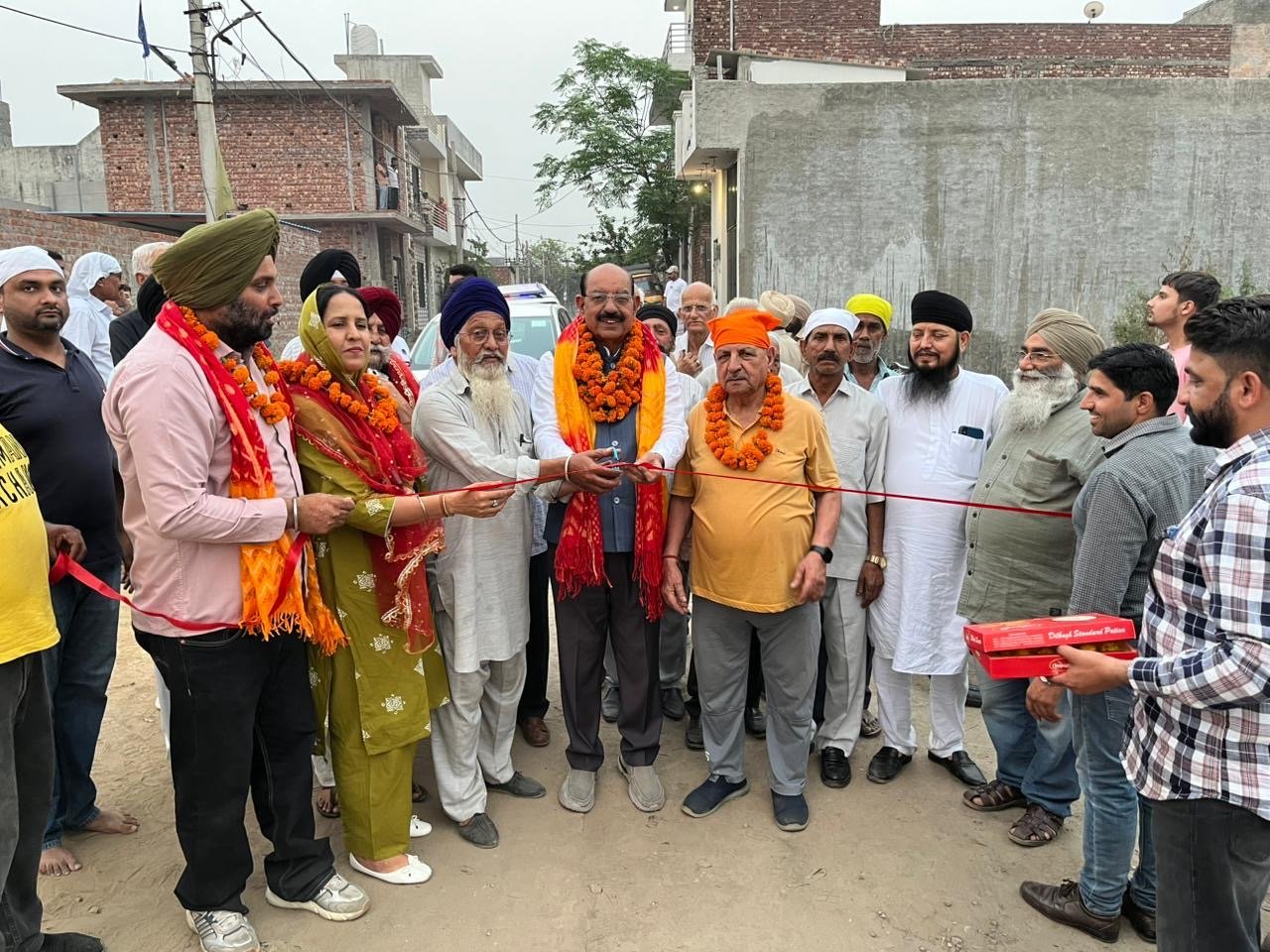 कैबिनेट मंत्री मोहिंदर भगत ने 40 लाख रुपये की लागत से बनने वाली गलियों के निर्माण कार्य का किया शुभारंभ