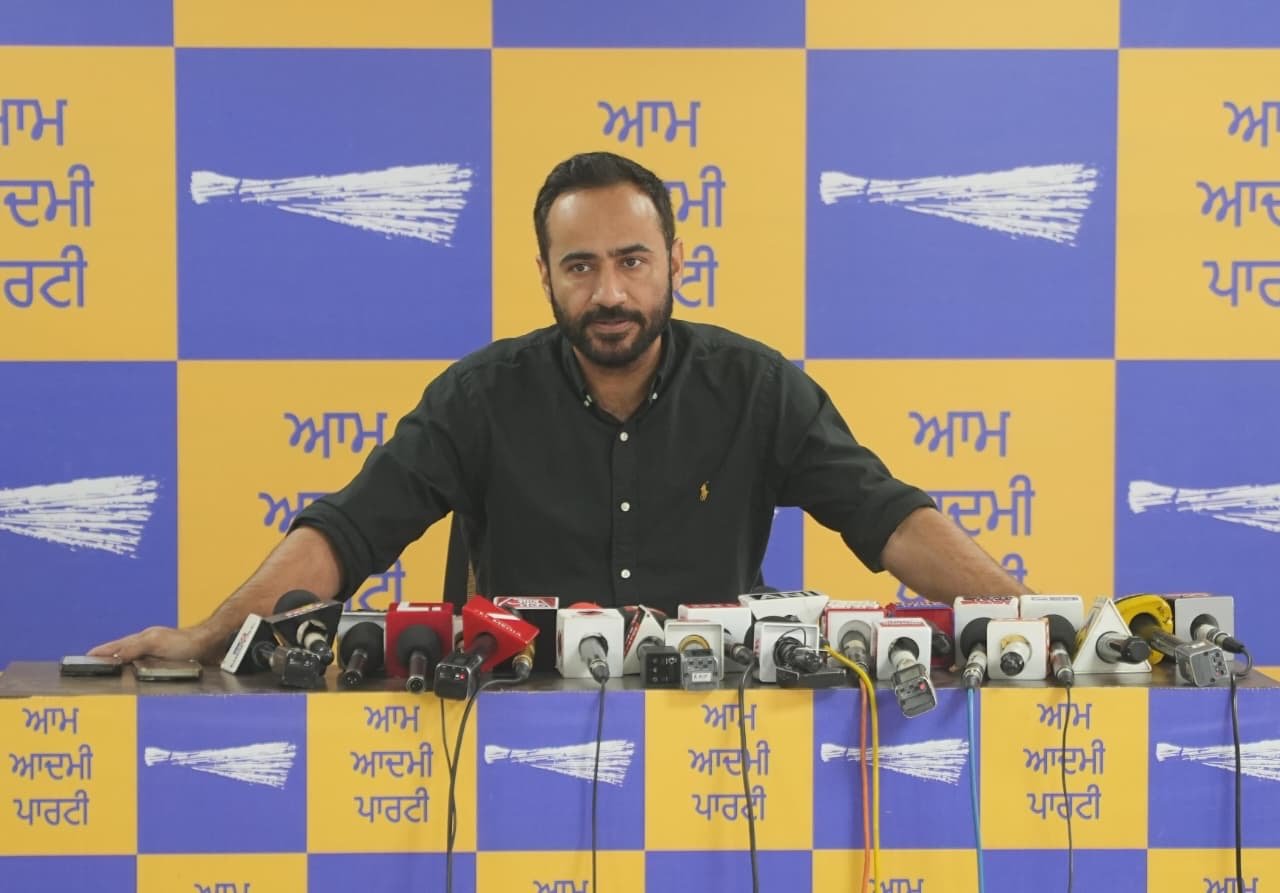 आप’ नेताओं के घर पर ईडी-सीबीआई की रेड करवाकर अमित शाह पार्टी तोड़ने की कर रहे कोशिश: मीत हेयर