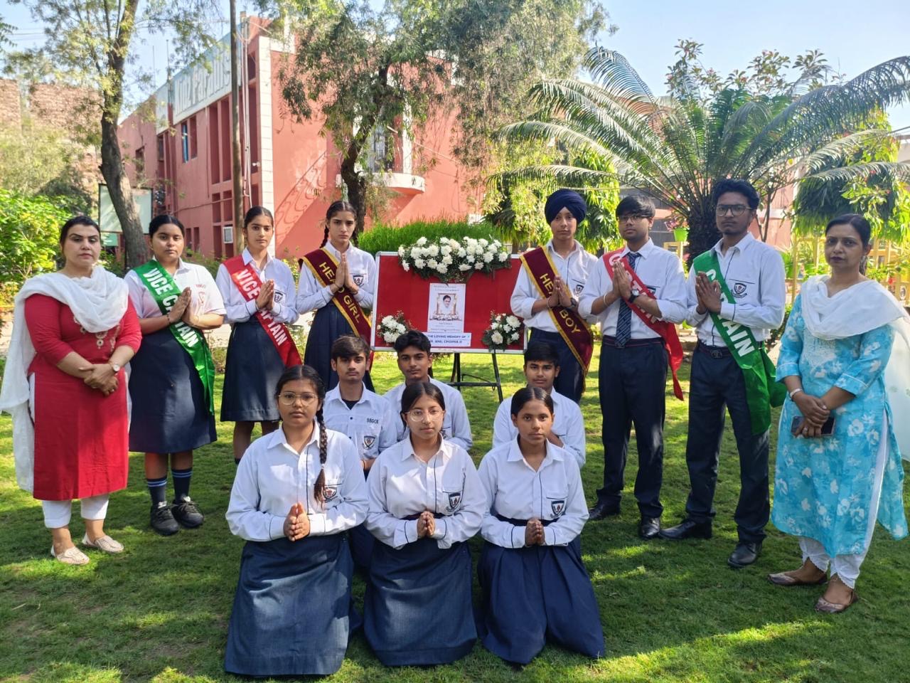 चेयरमैन श्री अनिल चोपड़ा को सेंट सोल्जर ग्रुप की सभी शाखाओं के स्टाफ मेंबर्स, छात्रों एवं कुष्ठ आश्रम का परिवार ने दी श्रद्धांजलि