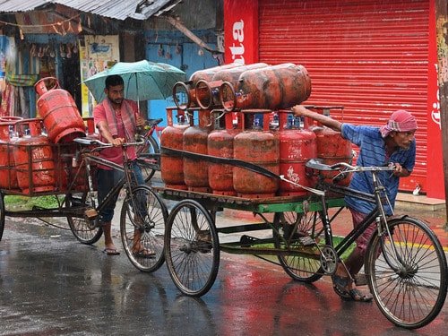 गैस सिलेंडर संकट-अब इतने दिन बाद मिलेगा सिलेंडर,मचेगी हाहाकार