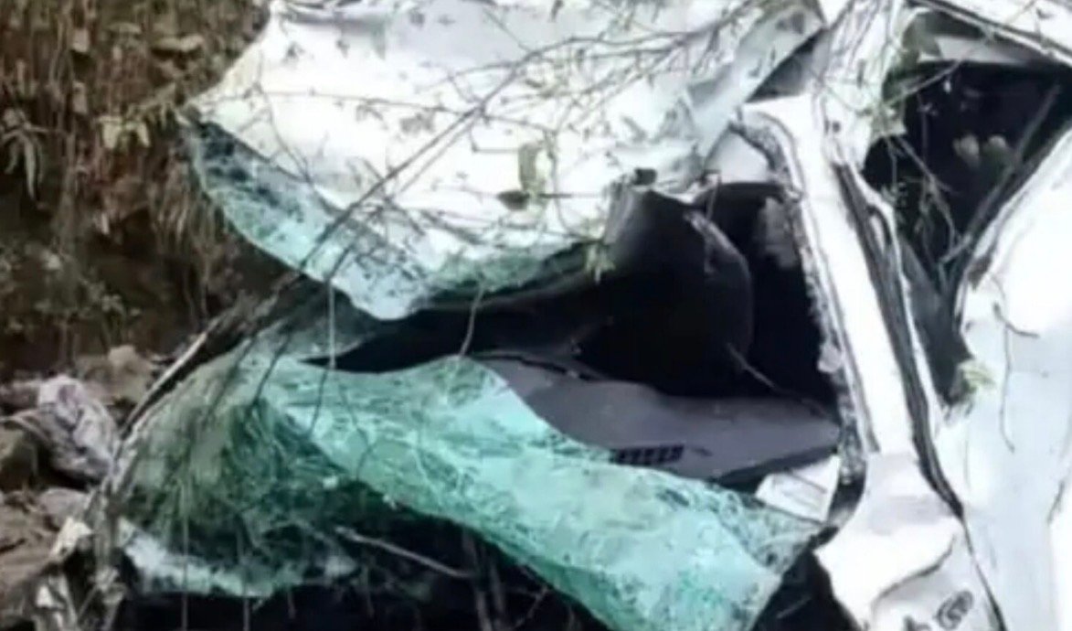 जालंधर के तीन लोगों की हिमाचल खाई में गिरी कार-मौत