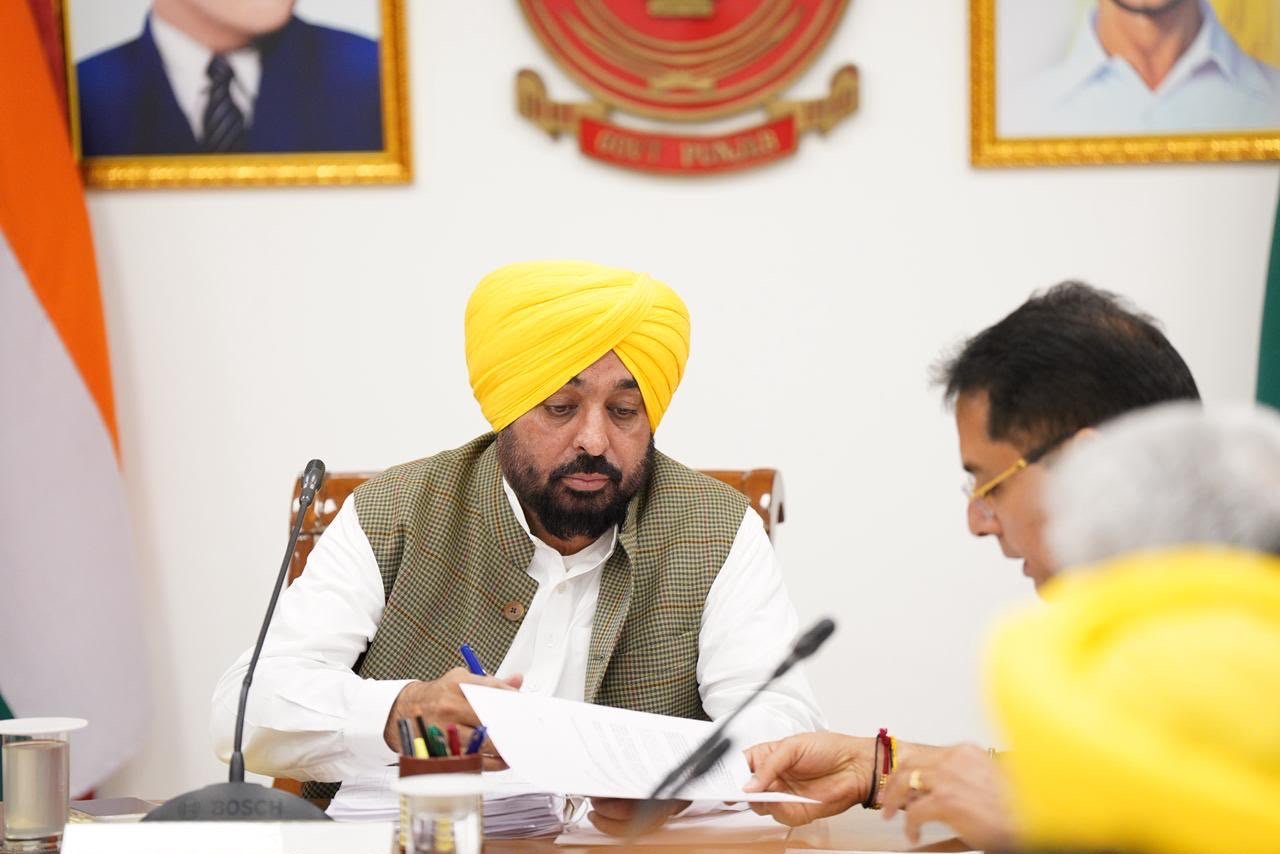 मुख्यमंत्री भगवंत सिंह मान के नेतृत्व में पंजाब कैबिनेट ने स्कूल फीस में मनमानी बढ़ोतरी पर लगाम लगाई, वार्षिक बढ़ोतरी की सीमा 5 प्रतिशत तय