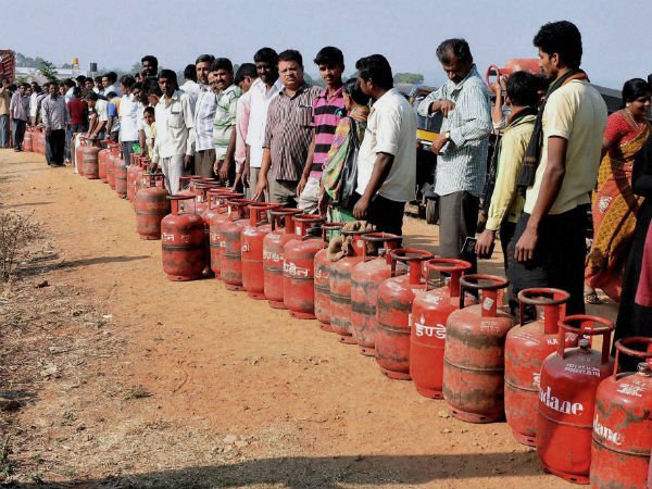 घरेलू सिलेंडरों को लेकर सीएम मान ने केंद्र सरकार को घेरा-बयान जारी पर सिलेंडर मिल नहीं रहे