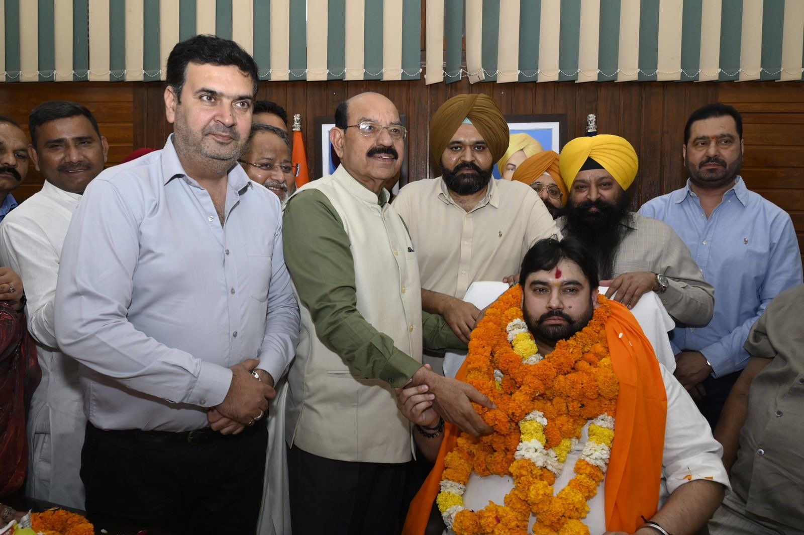 जालंधर के युवा नेता काकू आहलूवालिया ने संभाला-पंजाब खादी बोर्ड चेयरमैन का कार्यभार
