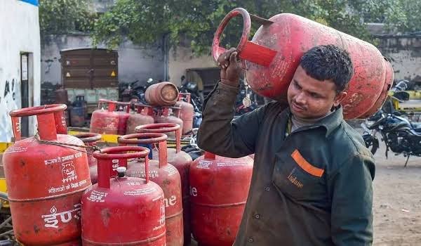पंजाब में गैस की बुकिंग बंद-पहले किए हुए पर भी नहीं मिल रहे गैस सिलेंडर