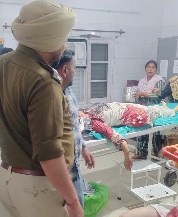 पंजाब-टोल प्लाजा पर खड़ी कार में टकराई कार-मां बेटे सहित तीन की मौत