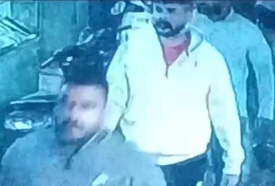 ज्वैलर को मिलाया फोन,20 लाख मांगे, नहीं दिए तो आकर किया हमला,CCTV आई सामने