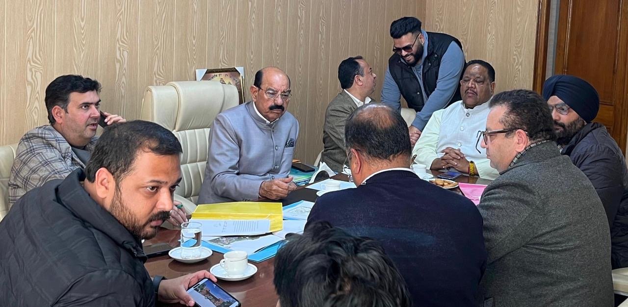केबिनेट मंत्री श्री मोहिंदर भगत ने जालंधर वेस्ट में चल रहे विकास कार्यों की कि समीक्षा