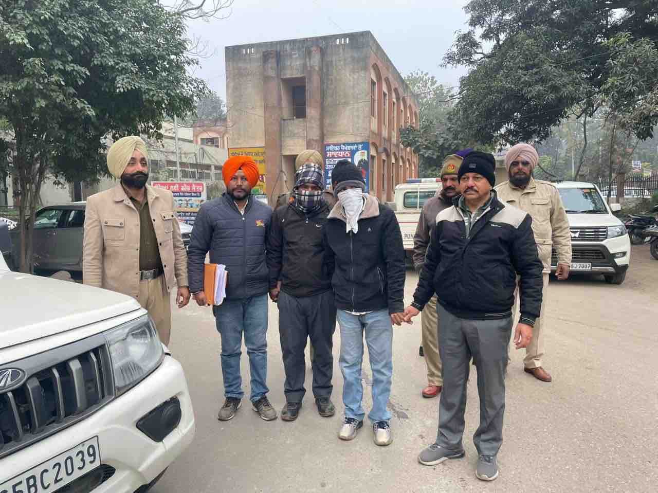 पैट्रोल डीज़ल टैंकरों की इलेक्ट्रिकल नकली चाबियाँ बनाकर चोरी करने वाले गिरोह के दो सदस्य गिरफ्तार